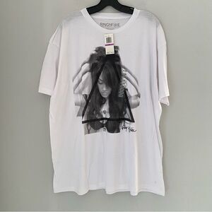 Ring of Fire Men’s Crew Neck Short Sleeve Girl Printed Basic Tee White size XXL